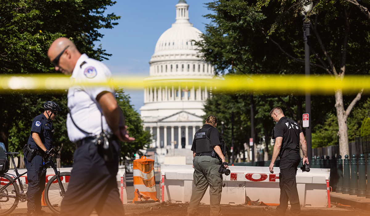 29-Year-old Man Kills Himself After Driving Car into a Barricade Near Capitol